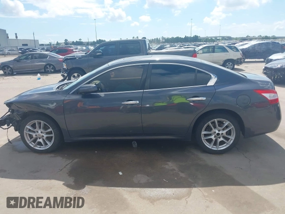 2010 Nissan Maxima SV z VIN 1N4AA5AP5AC820574, wystawiony jako IAAI lot #42427315 z przebiegiem 235 213 mil mil oraz . Historia ofert i sprzedaży dostępna na DreamBid. Obrazek 14.
