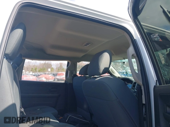 2018 Ram 2500 Tradesman с VIN 3C6UR5CJ2JG379628, выставлен на аукционе IAAI как лот 41920665 с пробегом Не указан миль и . История ставок и продаж доступна на DreamBid. Изображение 8.