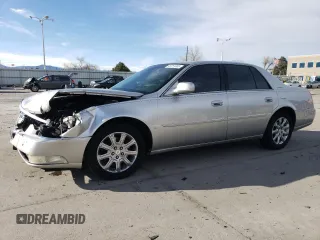 2008 Cadillac DTS 1SA z VIN 1G6KD57Y68U125534, wystawiony jako Copart lot #48751305 z przebiegiem 152 461 mil mil oraz Szkody całkowita. Historia ofert i sprzedaży dostępna na DreamBid. Obrazek 1.