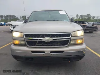 2007 Chevrolet Silverado 1500 Classic Work Truck with VIN 1GCEC19V57E141984, listed as a IAAI auction lot 41953735 with 181,186 mi miles. Bid and sale history available at carsss.com. Image 6.