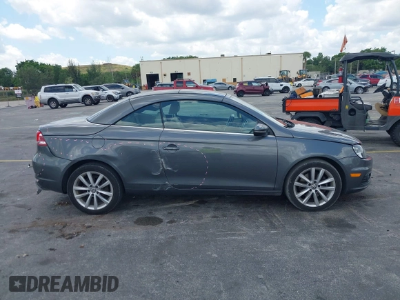2014 Volkswagen Eos Sport with VIN WVWBW8AH2EV000313, listed as a IAAI auction lot 42333112 with 106,125 mi miles and . Bid and sale history available at DreamBid. Image 13.