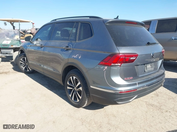 2022 Volkswagen Tiguan S with VIN 3VV1B7AXXNM164123, listed as a IAAI auction lot 41359724 with 18,721 mi miles. Bid and sale history available at carsss.com. Image 3.