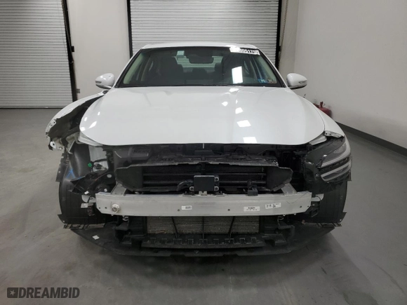 2025 Genesis G70 2.5T with VIN KMTG34SC4SU149464, listed as a Copart auction lot 54305175 with 10,646 mi miles and Clean Title. Bid and sale history available at carsss.com. Image 5.