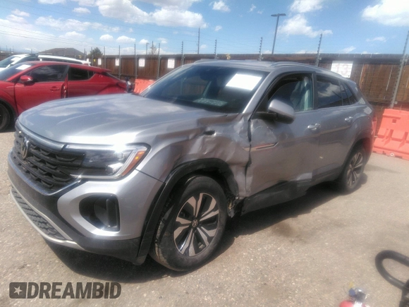 2024 Volkswagen Atlas SE with VIN 1V2LE2CAXRC206712, listed as a IAAI auction lot 42056806 with 15,670 mi miles and . Bid and sale history available at DreamBid. Image 14.
