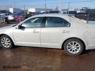 2008 Mercury Milan with VIN 3MEHM07Z58R638718, listed as a IAAI auction lot 41536905 with 70,729 mi miles. Bid and sale history available at carsss.com. Image 14.