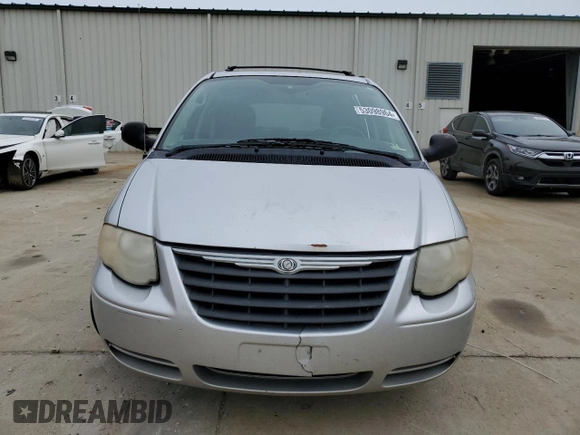 2006 Chrysler Town & Country LWB Touring with VIN 2A4GP54L66R795222, listed as a Copart auction lot 53098964 with 185,048 mi miles and Salvage Title. Bid and sale history available at carsss.com. Image 5.