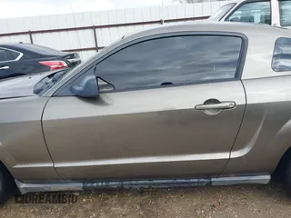 2005 Ford Mustang Deluxe with VIN 1ZVFT80N955159084, listed as a IAAI auction lot 41501154 with 222,942 mi miles. Bid and sale history available at carsss.com. Image 15.