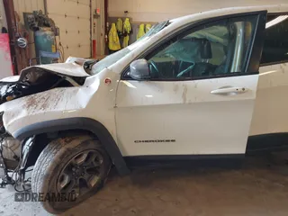 2019 Jeep Cherokee Trailhawk with VIN 1C4PJMBX1KD200300, listed as a IAAI auction lot 41781465 with Not Provided miles and . Bid and sale history available at DreamBid. Image 6.