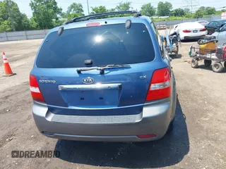 2007 Kia Sorento LX with VIN KNDJD736775665931, listed as a IAAI auction lot 42471301 with 119,870 mi miles and . Bid and sale history available at DreamBid. Image 16.