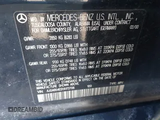 2000 Mercedes-Benz M 320/430/500 z VIN 4JGAB54E5YA172706, wystawiony jako IAAI lot #41652197 z przebiegiem 221 907 mil mil oraz . Historia ofert i sprzedaży dostępna na DreamBid. Obrazek 9.