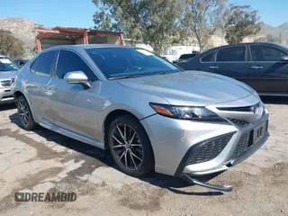 2022 Toyota Camry SE with VIN 4T1G11AK1NU684117, listed as a IAAI auction lot 41881276 with 27,774 mi miles. Bid and sale history available at carsss.com. Image 1.