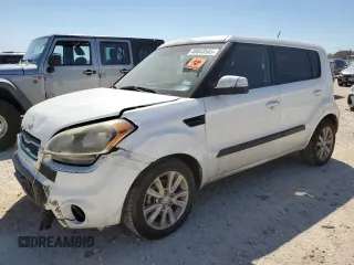 2013 Kia Soul + z VIN KNDJT2A61D7761885, wystawiony jako Copart lot #48043565 z przebiegiem 190 890 mil mil oraz Tytuł czysty. Historia ofert i sprzedaży dostępna na DreamBid. Obrazek 1.