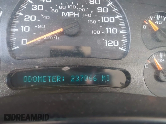 2005 GMC Yukon XL SLT with VIN 1GKEC16Z15R219050, listed as a IAAI auction lot 41756120 with 237,066 mi miles. Bid and sale history available at carsss.com. Image 7.