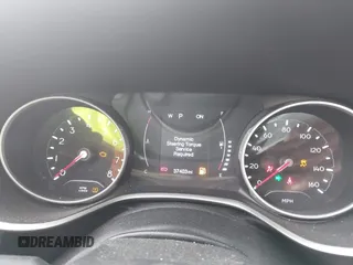 2020 Jeep Compass Latitude с VIN 3C4NJDBB7LT240789, выставлен на аукционе IAAI как лот 42158752 с пробегом 37 403 миль миль и . История ставок и продаж доступна на DreamBid. Изображение 7.