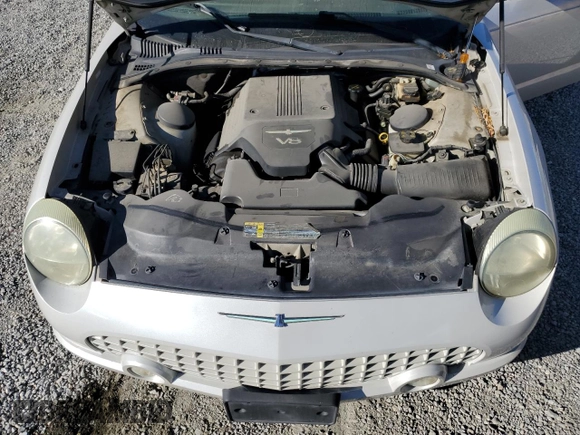 2005 Ford Thunderbird 50th Anniversary with VIN 1FAHP69A85Y106689, listed as a Copart auction lot 41338295 with 104,128 mi miles and Clean Title. Bid and sale history available at DreamBid. Image 11.