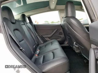 2023 Tesla Model 3 z VIN 5YJ3E1EA3PF488040, wystawiony jako Copart lot #52628165 z przebiegiem 22 326 mil mil oraz Czysty tytuł • Clean title. Historia ofert i sprzedaży dostępna na DreamBid. Obrazek 10.