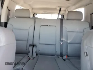 2018 Chevrolet Suburban LT с VIN 1GNSCHKC2JR346108, выставлен на аукционе Copart как лот 55142785 с пробегом 150 857 миль миль и Списание • Salvage title. История ставок и продаж доступна на DreamBid. Изображение 10.