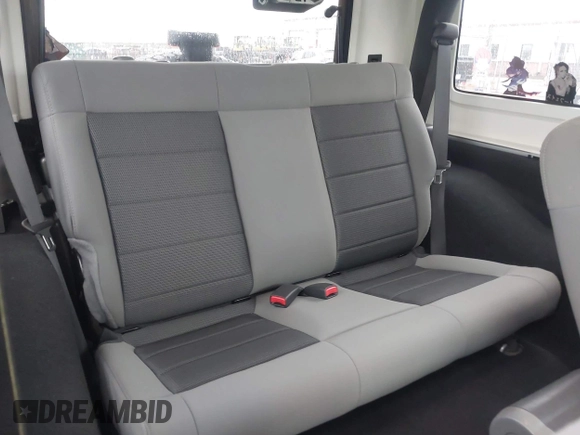 2010 Jeep Wrangler Sahara с VIN 1J4AA5D10AL166398, выставлен на аукционе IAAI как лот 42144530 с пробегом 140 020 миль миль и . История ставок и продаж доступна на DreamBid. Изображение 8.