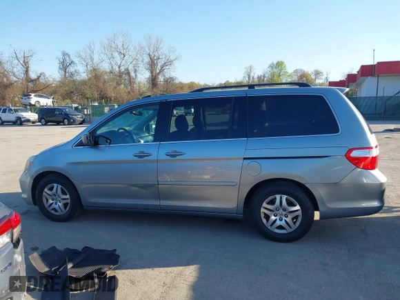 2007 Honda Odyssey EX-L with VIN 5FNRL387X7B140294, listed as a IAAI auction lot 41995795 with 202,934 mi miles. Bid and sale history available at carsss.com. Image 14.