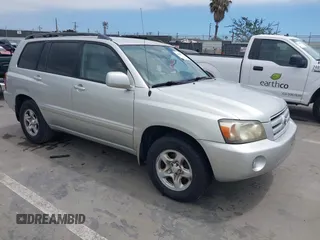 2004 Toyota Highlander with VIN JTEDD21A840105315, listed as a IAAI auction lot 42809373 with 212,189 mi miles and . Bid and sale history available at DreamBid. Image 1.