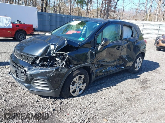 2017 Chevrolet Trax LS with VIN 3GNCJKSB0HL158137, listed as a IAAI auction lot 41856941 with 33,619 mi miles. Bid and sale history available at carsss.com. Image 2.