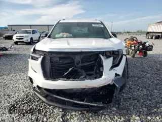 2025 GMC Acadia FWD Elevation z VIN 1GKENKRS3SJ132016, wystawiony jako Copart lot #54262725 z przebiegiem 7 205 mil mil oraz Czysty tytuł • Clean title. Historia ofert i sprzedaży dostępna na DreamBid. Obrazek 5.
