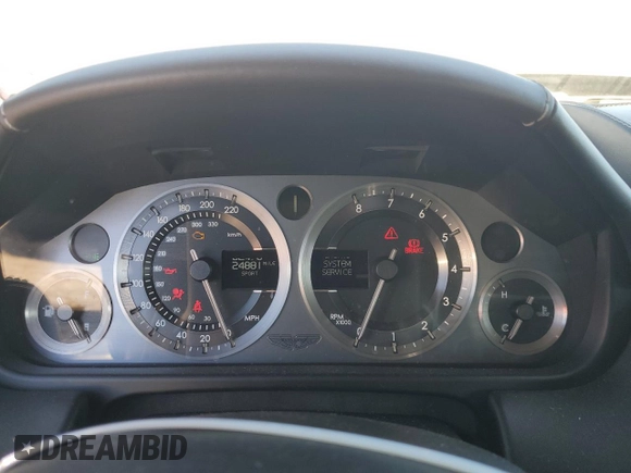 2008 Aston Martin Vantage z VIN SCFBF04B18GD08286, wystawiony jako Copart lot #42556915 z przebiegiem 24 881 mil mil oraz Szkoda całkowita • Salvage title. Historia ofert i sprzedaży dostępna na DreamBid. Obrazek 9.
