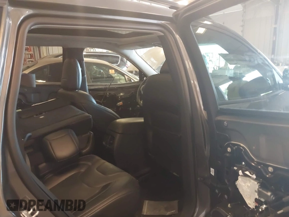2022 Jeep Cherokee Limited z VIN 1C4PJMDX6ND531424, wystawiony jako IAAI lot #42334739 z przebiegiem 22 473 mil mil oraz . Historia ofert i sprzedaży dostępna na DreamBid. Obrazek 8.
