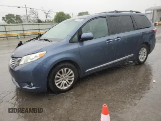 2017 Toyota Sienna XLE Auto Access Seat z VIN 5TDYZ3DC2HS836433, wystawiony jako Copart lot #57612545 z przebiegiem 263 759 mil mil oraz Szkody całkowita. Historia ofert i sprzedaży dostępna na DreamBid. Obrazek 1.