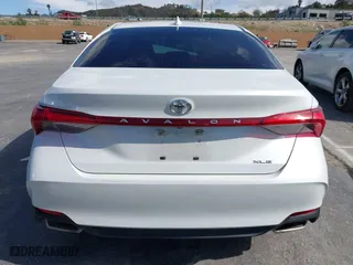 2019 Toyota Avalon XLE with VIN 4T1BZ1FB2KU014289, listed as a IAAI auction lot 41905789 with 121,906 mi miles. Bid and sale history available at carsss.com. Image 17.
