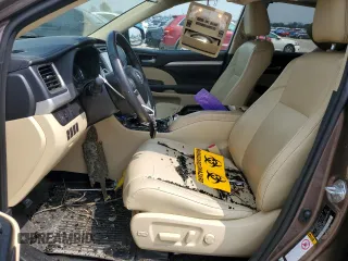 2018 Toyota Highlander SE with VIN 5TDKZRFH5JS276270, listed as a Copart auction lot 52291865 with 177,857 mi miles and Salvage title. Bid and sale history available at DreamBid. Image 7.