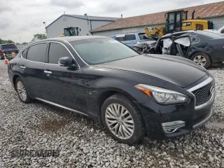 2015 Infiniti Q70 z VIN JN1BY1PR1FM830664, wystawiony jako Copart lot #56182275 z przebiegiem 263 925 mil mil oraz Tytuł czysty. Historia ofert i sprzedaży dostępna na DreamBid. Obrazek 4.