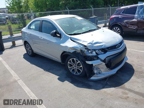 2019 Chevrolet Sonic LT z VIN 1G1JD5SB3K4112641, wystawiony jako IAAI lot #42183793 z przebiegiem 45 418 mil mil oraz . Historia ofert i sprzedaży dostępna na DreamBid. Obrazek 1.