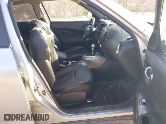 2013 Nissan Juke S with VIN JN8AF5MV3DT209036, listed as a IAAI auction lot 41427657 with 93,128 mi miles. Bid and sale history available at carsss.com. Image 5.