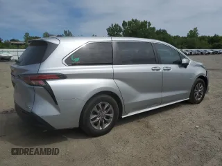 2021 Toyota Sienna LE with VIN 5TDKRKEC1MS044380, listed as a Copart auction lot 61534735 with 191,371 mi miles and Salvage title. Bid and sale history available at DreamBid. Image 3.