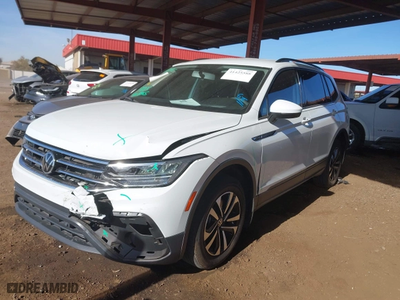 2022 Volkswagen Tiguan S with VIN 3VV1B7AX2NM001840, listed as a IAAI auction lot 41425588 with 28,720 mi miles. Bid and sale history available at carsss.com. Image 17.