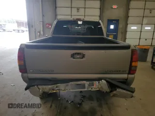 2000 Chevrolet Silverado 1500 LS with VIN 2GCEK19T9Y1374061, listed as a Copart auction lot 50147485 with 161,766 mi miles and Salvage Title. Bid and sale history available at carsss.com. Image 6.
