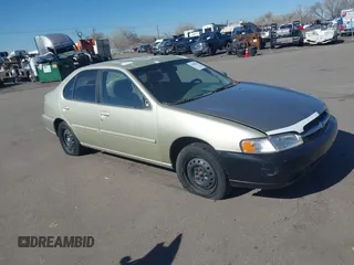 1999 Nissan Altima XE with VIN 1N4DL01D2XC110847, listed as a IAAI auction lot 41685811 with 135,808 mi miles. Bid and sale history available at carsss.com. Image 1.