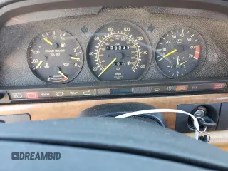 1988 Mercedes-Benz 560 with VIN WDBCA39D8JA407186, listed as a Copart auction lot 80227564 with 139,243 mi miles and Clean Title. Bid and sale history available at DreamBid. Image 9.
