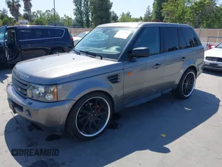 2008 Land Rover Range Rover Sport HSE z VIN SALSK25458A121339, wystawiony jako IAAI lot #42381868 z przebiegiem 173 469 mil mil oraz . Historia ofert i sprzedaży dostępna na DreamBid. Obrazek 2.