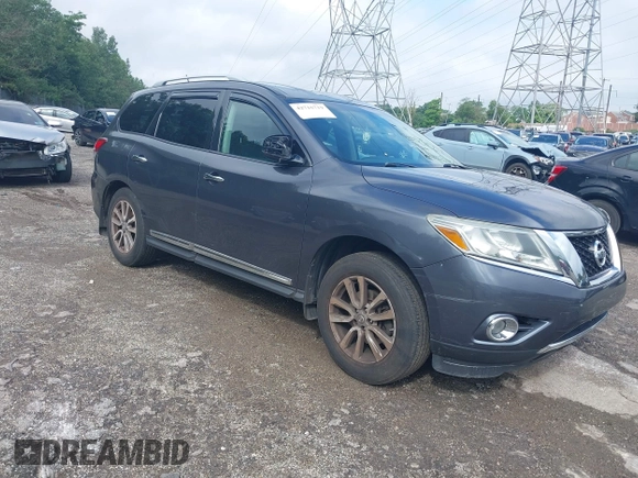 2014 Nissan Pathfinder SV with VIN 5N1AR2MM6EC650715, listed as a IAAI auction lot 42716719 with 238,036 mi miles and . Bid and sale history available at DreamBid. Image 1.