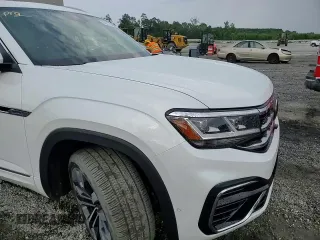 2022 Volkswagen Atlas SEL Premium R-Line with VIN 1V2FR2CA8NC528907, listed as a Copart auction lot 60201125 with 26,125 mi miles and Salvage title. Bid and sale history available at DreamBid. Image 14.
