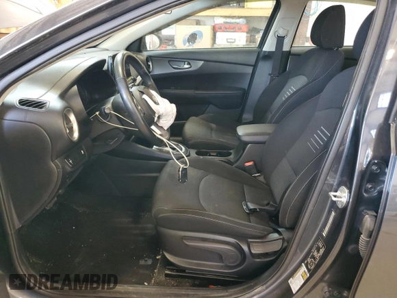 2021 Kia Forte LXS z VIN 3KPF24AD5ME356972, wystawiony jako Copart lot #47266514 z przebiegiem 58 189 mil mil oraz Szkoda całkowita • Salvage title. Historia ofert i sprzedaży dostępna na DreamBid. Obrazek 7.