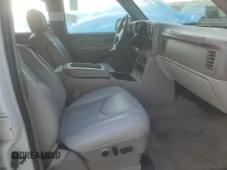 2003 Chevrolet Tahoe Z71 with VIN 1GNEK13Z23R205780, listed as a Copart auction lot 71045034 with 294,759 mi miles and Salvage Title. Bid and sale history available at carsss.com. Image 7.