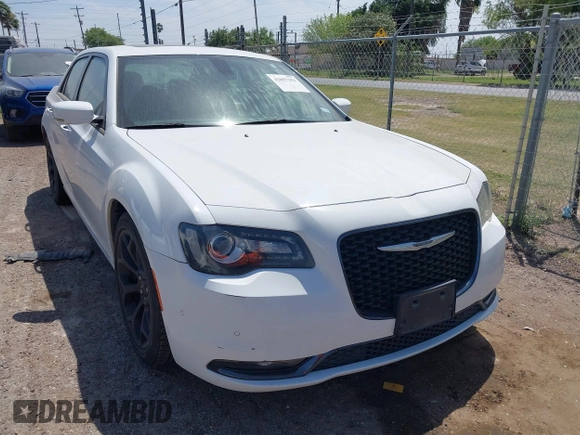 2019 Chrysler 300 S z VIN 2C3CCABG2KH604978, wystawiony jako IAAI lot #42057351 z przebiegiem 69 986 mil mil oraz . Historia ofert i sprzedaży dostępna na DreamBid. Obrazek 1.