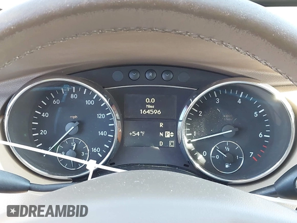 2010 Mercedes-Benz R-Class R 350 with VIN 4JGCB6FE0AA110342, listed as a IAAI auction lot 41440290 with 164,596 mi miles. Bid and sale history available at carsss.com. Image 7.