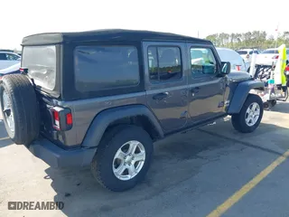 2020 Jeep Wrangler Unlimited Sport Altitude with VIN 1C4HJXDG7LW215344, listed as a IAAI auction lot 41924460 with 51,802 mi miles. Bid and sale history available at carsss.com. Image 4.