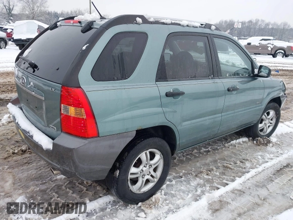2008 Kia Sportage LX with VIN KNDJE723487467172, listed as a IAAI auction lot 41568843 with 159,786 mi miles and . Bid and sale history available at carsss.com. Image 4.