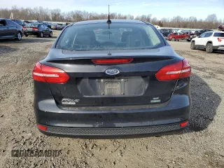 2018 Ford Focus SE z VIN 1FADP3FE6JL232769, wystawiony jako Copart lot #87667595 z przebiegiem 124 496 mil mil oraz Szkoda całkowita • Salvage title. Historia ofert i sprzedaży dostępna na DreamBid. Obrazek 6.