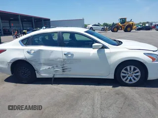 2015 Nissan Altima S with VIN 1N4AL3AP7FN897201, listed as a IAAI auction lot 42026527 with 192,944 mi miles and . Bid and sale history available at carsss.com. Image 13.